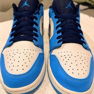 Nike Air Jordan 1 low UNC University Blue